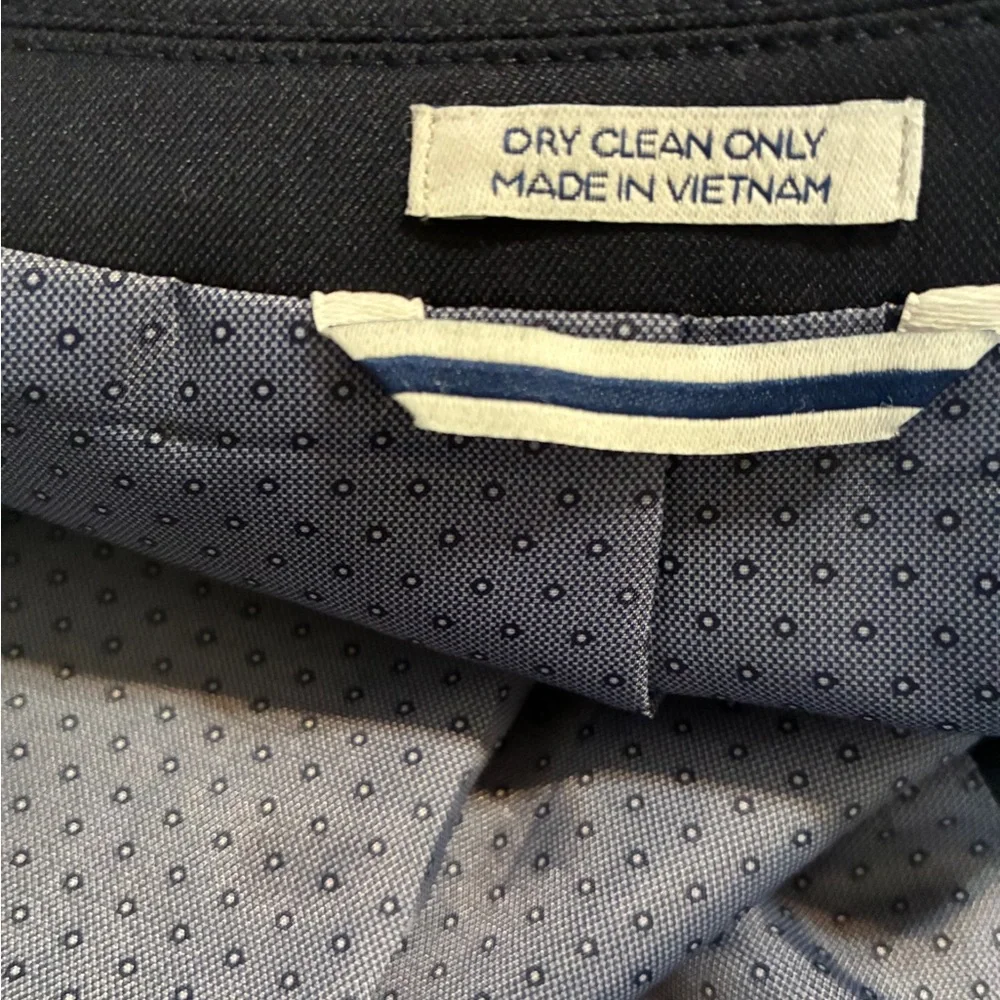 Saddlebred Classic Navy Men's Blazer Size 36R Excellent condition. 2 Button